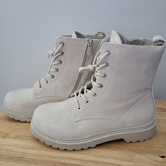 Torrid Boots - Picture 2 of 6